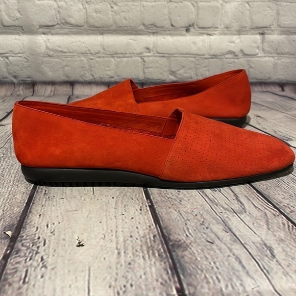 Liz Flex by Liz Claiborne Red suede flats Sz 10M-comfortable and lightweight - Picture 8 of 8